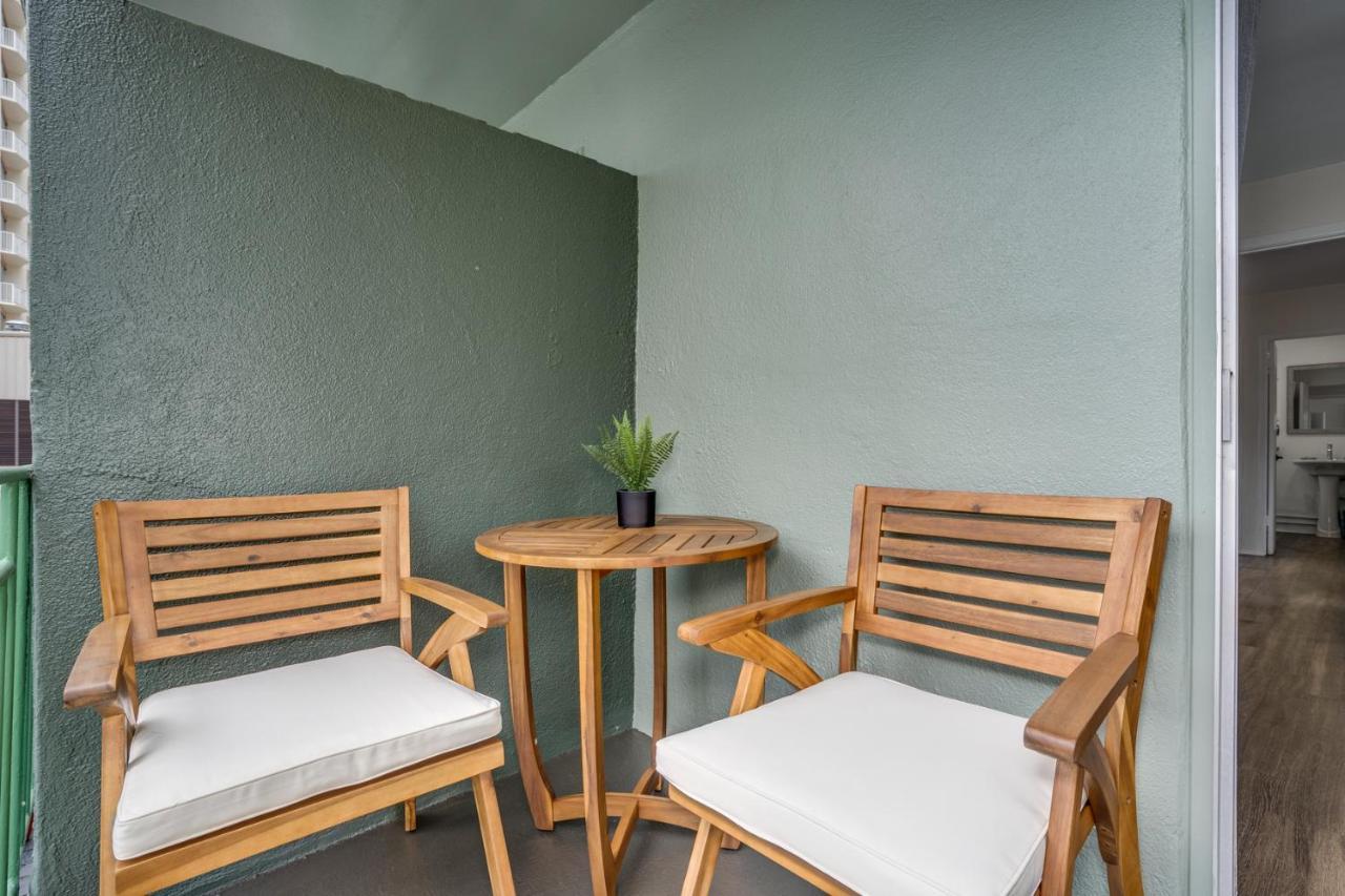 Aloha Suites Waikiki Honolulu Exterior photo